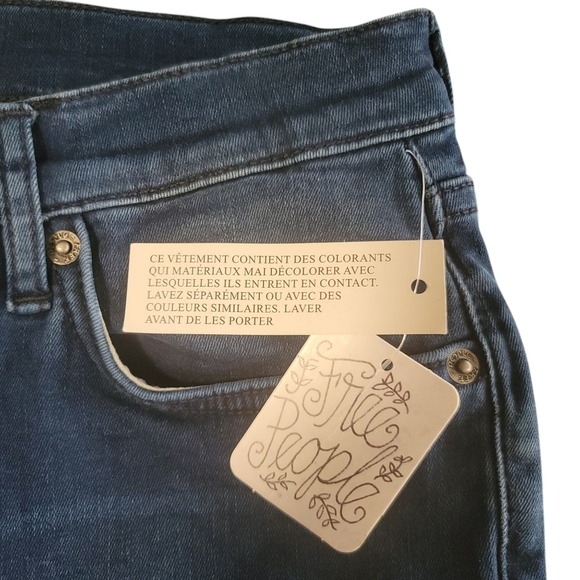 Free People Destroyed Reagan Dark Wash 5 Button Front Jeans - Size 31 - NWT - Picture 10 of 12